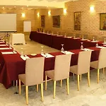 Hotel Ad Hoc Parque 4*