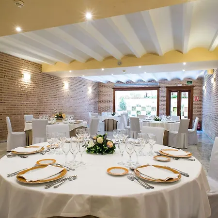 Ad Hoc Parque Hotel 4*