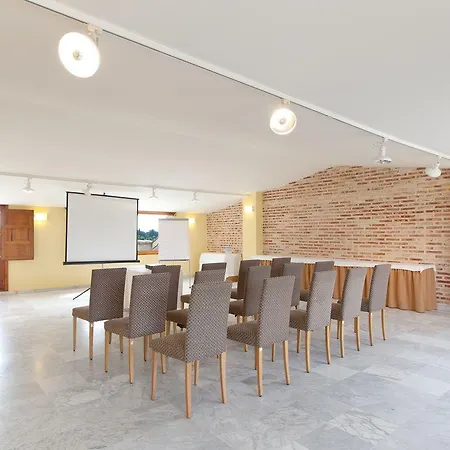 Ad Hoc Parque 贝特拉