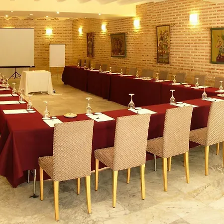 Hotel Ad Hoc Parque 4*