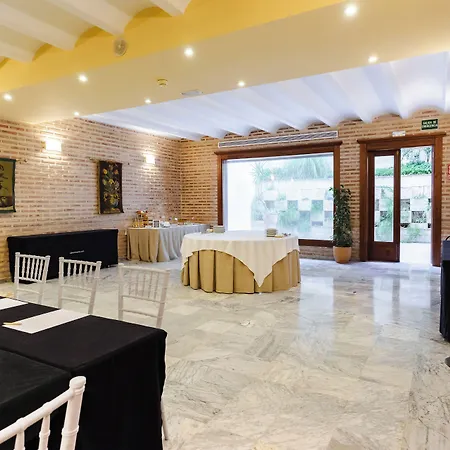 Ad Hoc Parque Hotel 4*