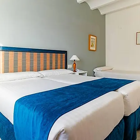 Hotel Ad Hoc Parque 4*