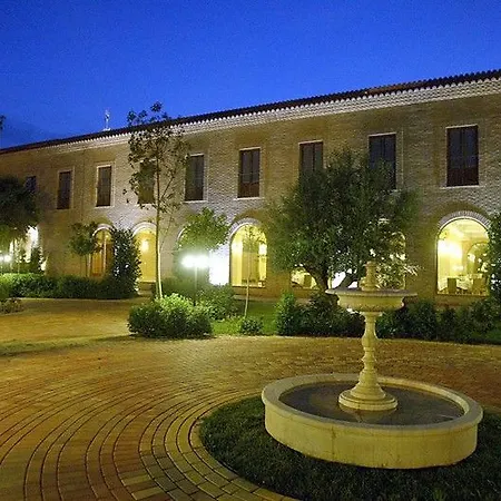 Ad Hoc Parque 酒店 4*