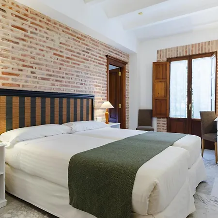 Ad Hoc Parque Hotell 4*