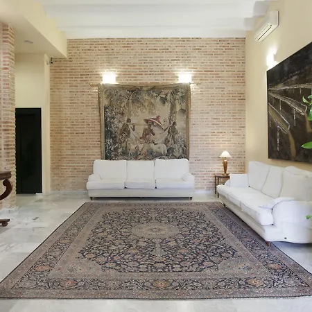 Hotel Ad Hoc Parque 4*