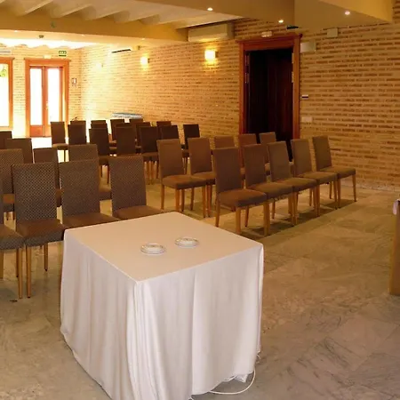 Ad Hoc Parque Hotell